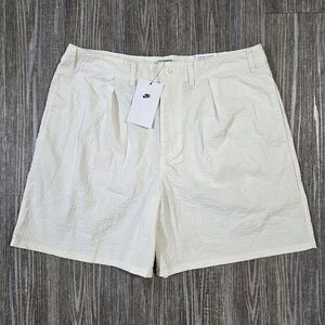 Nike Life Seersucker Off-White 6" Pleated Shorts HF6363-030 Men's 32 Medium New